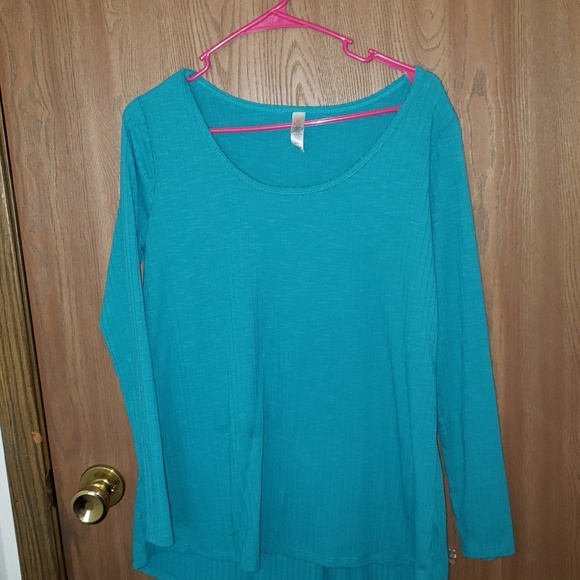 LuLaRoe Tops - Lynnae LuLaRoe Tops - Lynnae